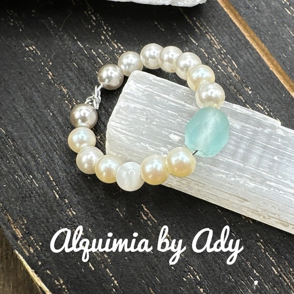 Beaded pearl ring and gemstone - Picture 1 of 4